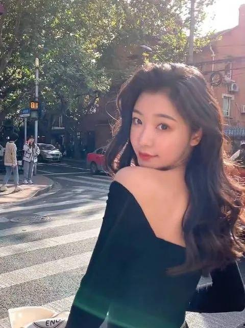 娱乐爆料易梦玲视频下载,娱乐爆料引发网友热议